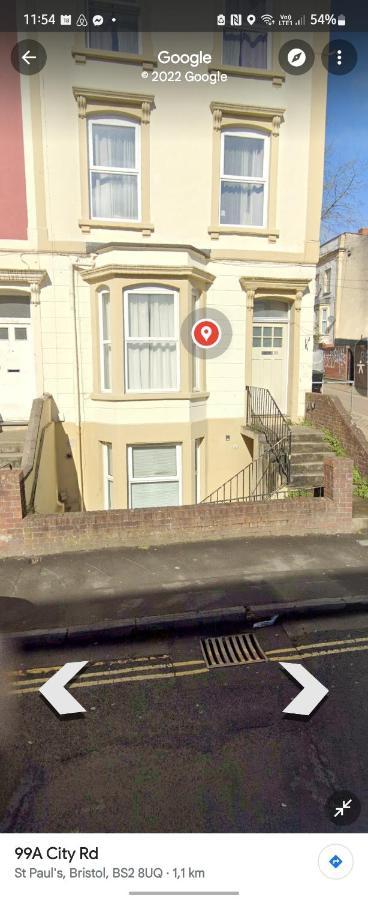 & Cosy Apartment In The Heart Of Stokes Croft Bristol Exterior photo